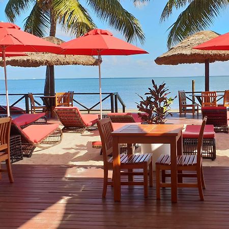 Ramada Suites By Wyndham Wailoaloa Beach Fiji Нанди Экстерьер фото