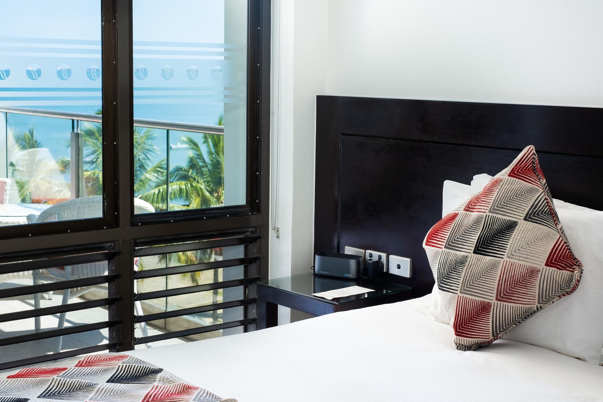 Ramada Suites By Wyndham Wailoaloa Beach Fiji Нанди Экстерьер фото