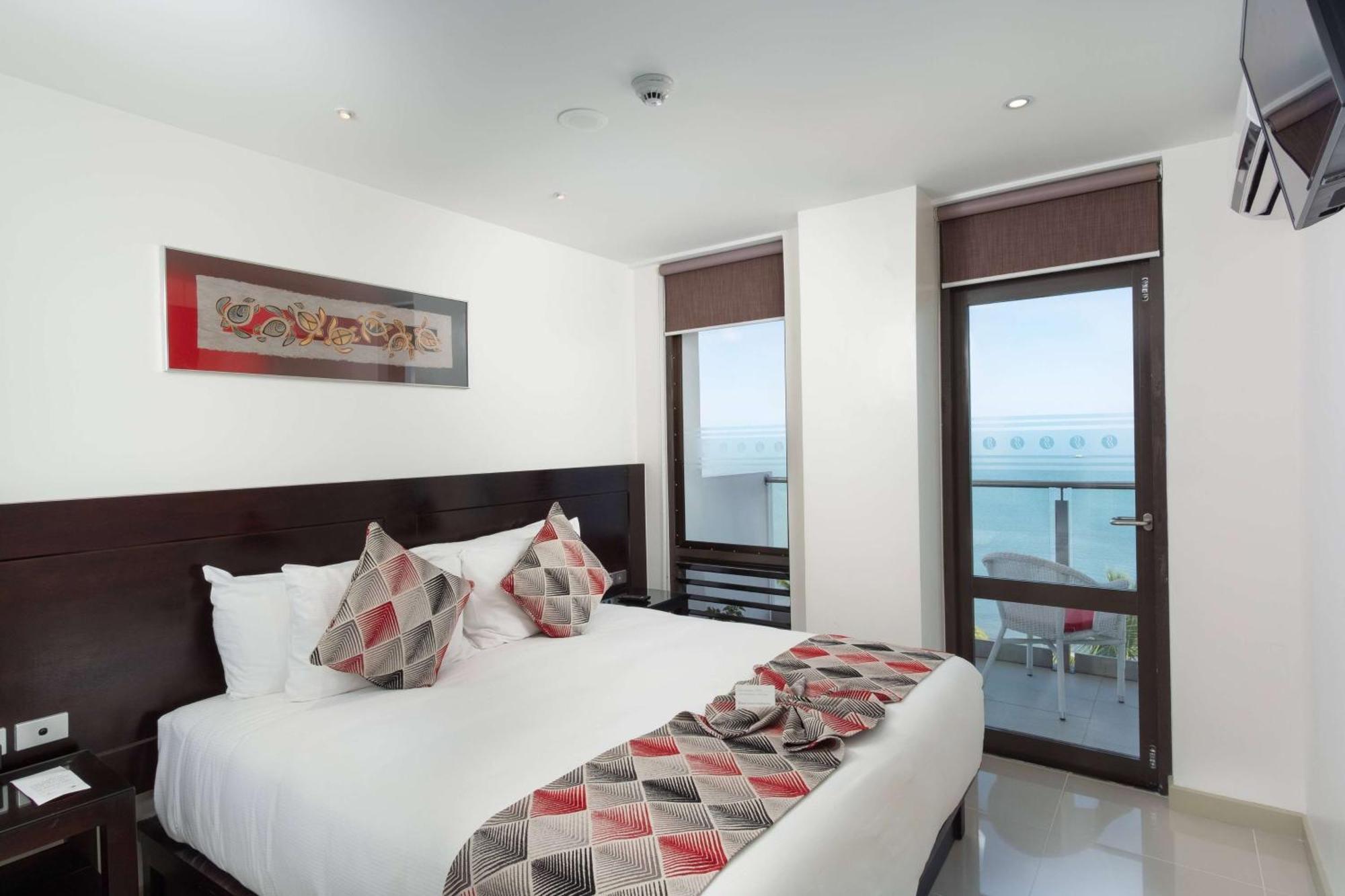 Ramada Suites By Wyndham Wailoaloa Beach Fiji Нанди Экстерьер фото