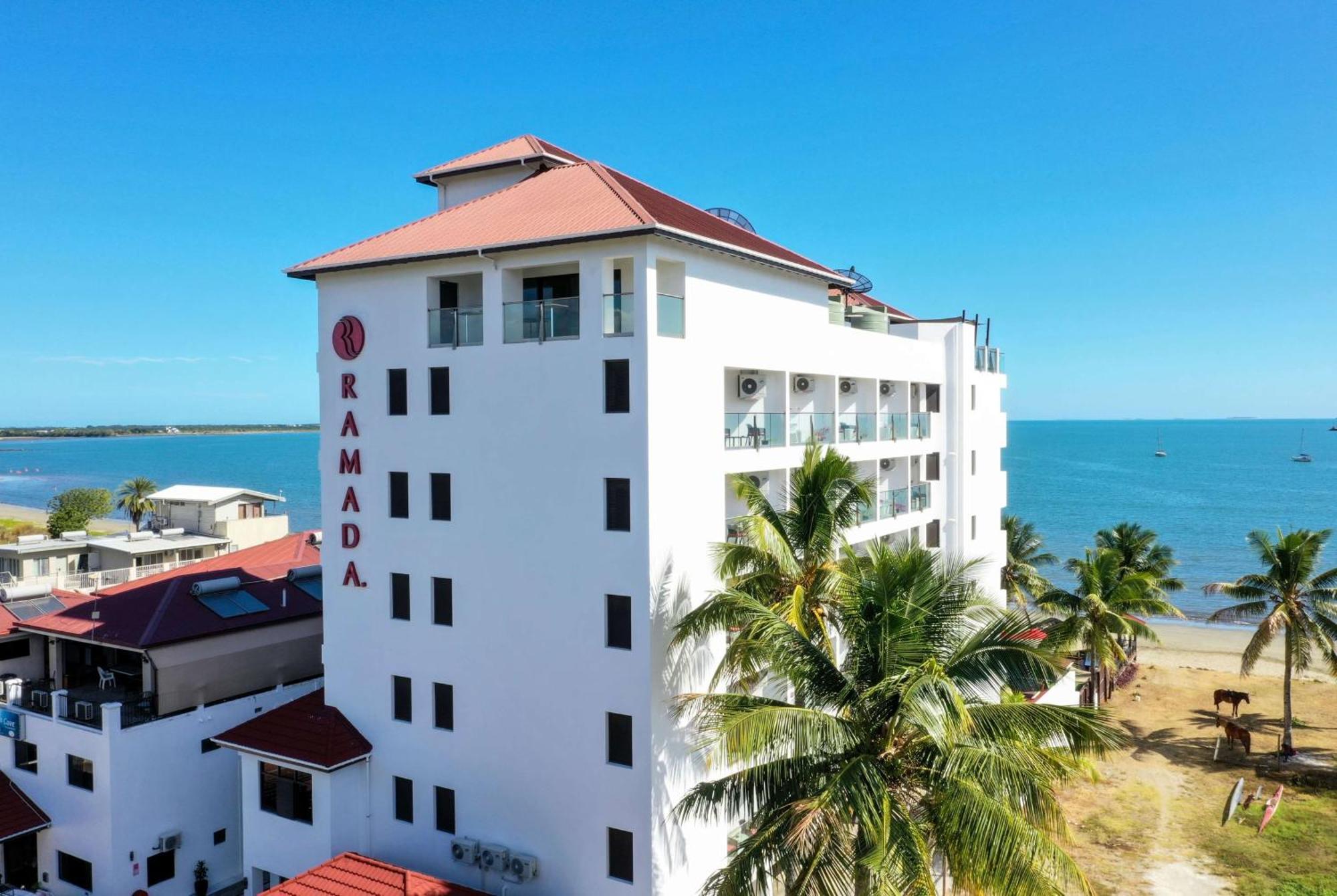 Ramada Suites By Wyndham Wailoaloa Beach Fiji Нанди Экстерьер фото