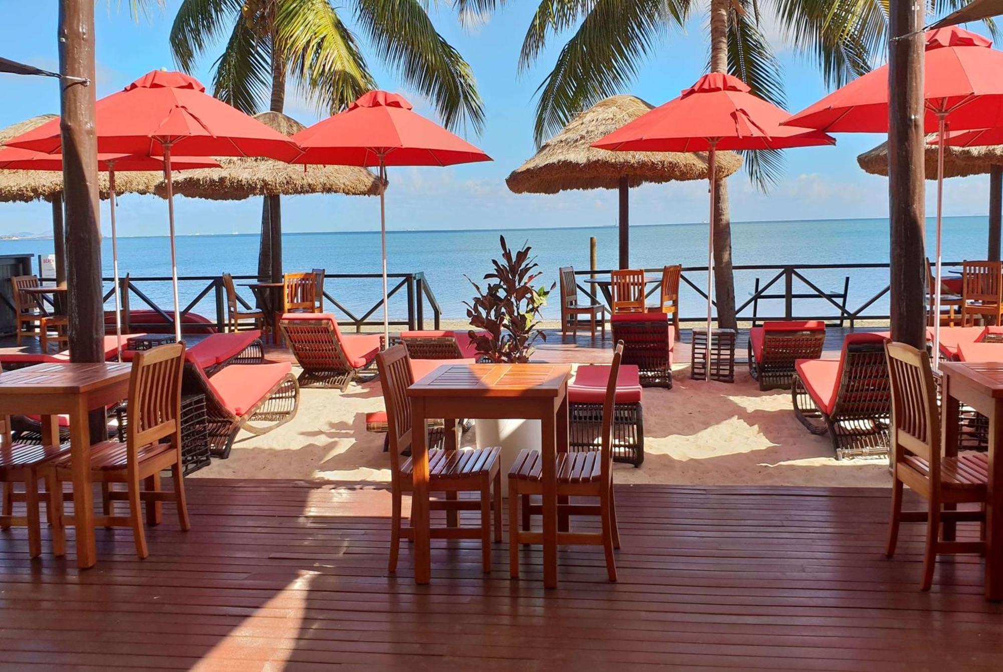Ramada Suites By Wyndham Wailoaloa Beach Fiji Нанди Экстерьер фото