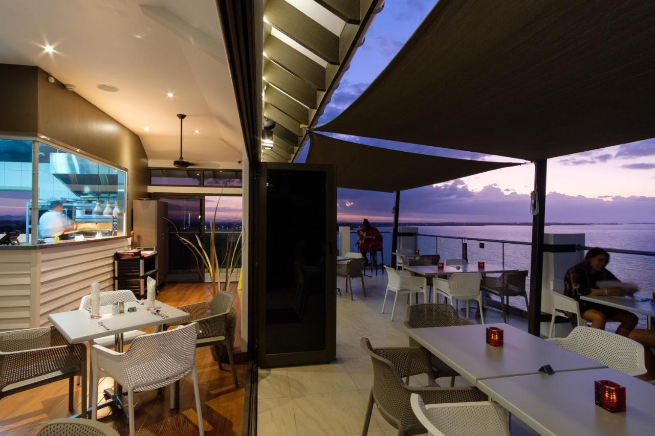 Ramada Suites By Wyndham Wailoaloa Beach Fiji Нанди Экстерьер фото